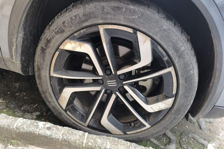 Used ENOVATE ME7 2021 530 km Right Front Wheel Hub