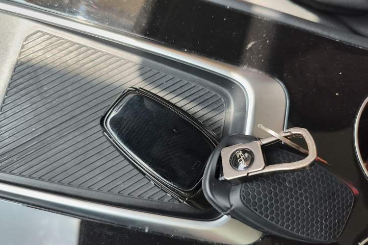 Used ENOVATE ME7 2021 530 km Vehicle Key