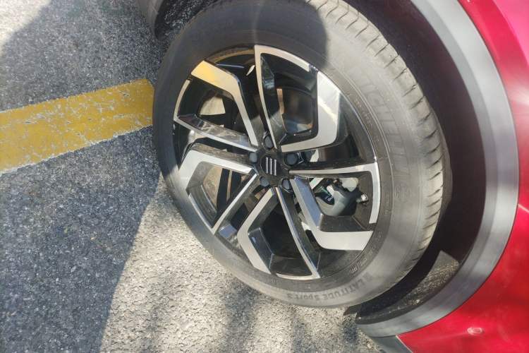 Used ENOVATE ME7 2021 530 km Right Front Wheel Hub