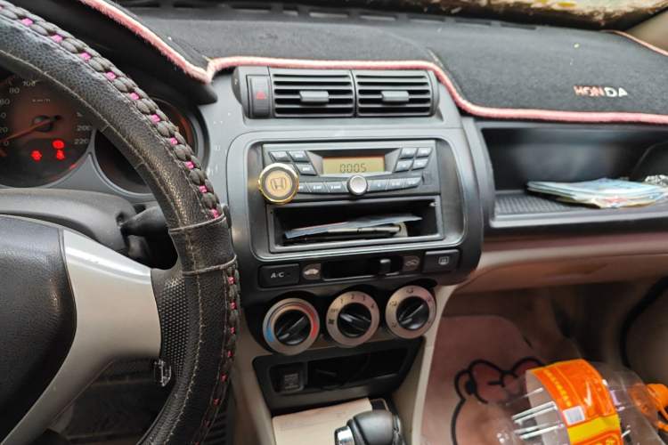 Used Everus S1 2011 1.3L Automatic Comfort Edition Audio And AC Panel