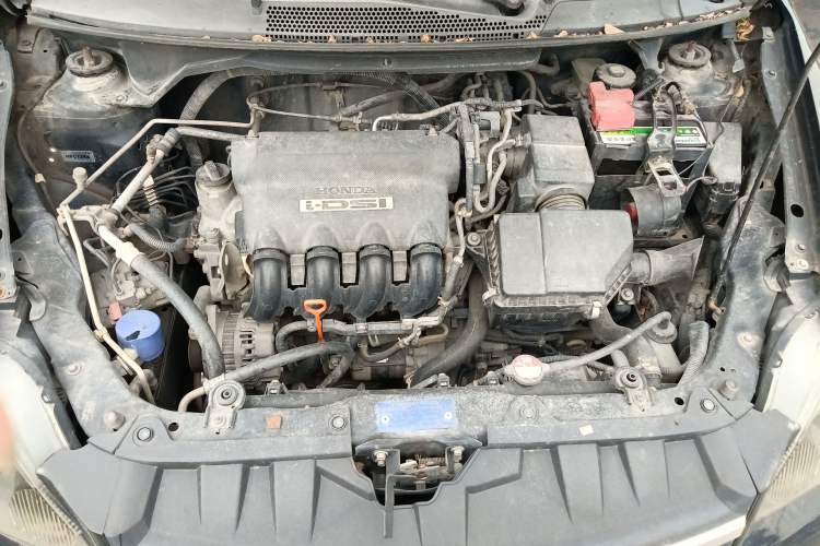 Used Everus S1 2011 1.3L Automatic Comfort Edition Engine Bay