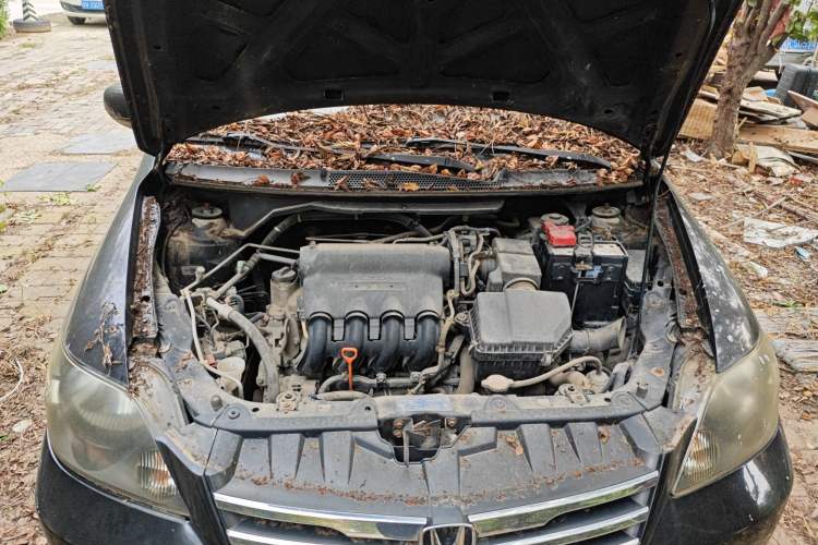 Used Everus S1 2011 1.3L Automatic Comfort Edition Engine Bay