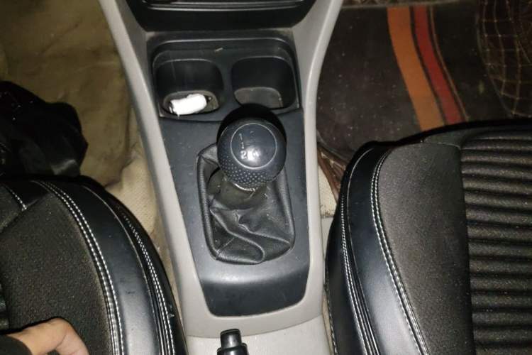 Used Everus S1 2011 1.3L Manual Comfort Edition Gear Lever
