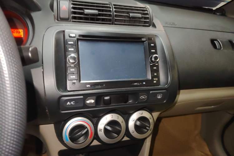 Used Everus S1 2011 1.3L Manual Comfort Edition Audio And AC Panel