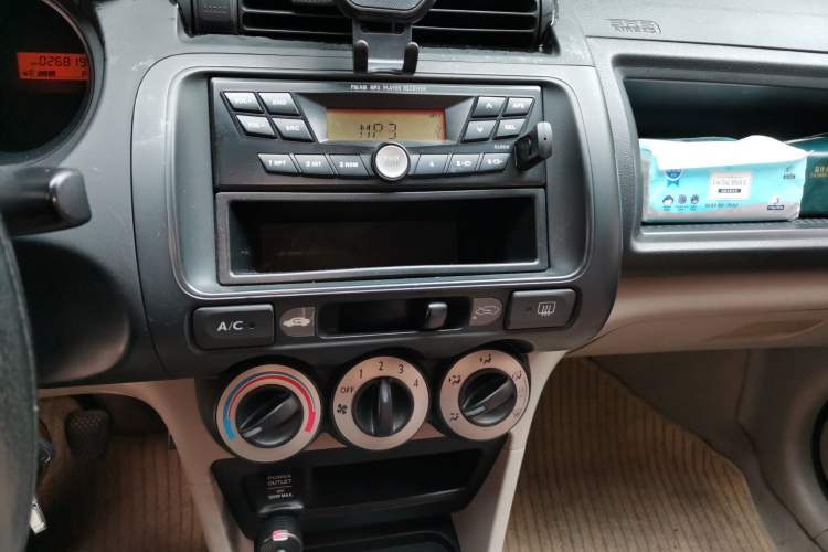 Used Everus S1 2011 1.3L Manual Comfort Edition Audio And AC Panel