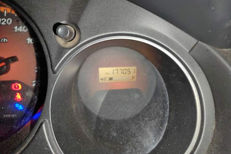 Used Everus S1 2011 1.3L Automatic Comfort Edition Odometer Close Up