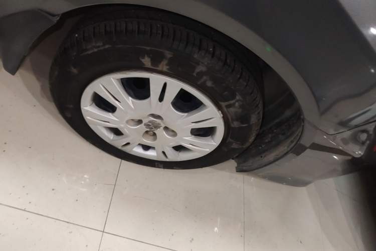 Used Everus S1 2011 1.3L Manual Comfort Edition Right Front Wheel Hub