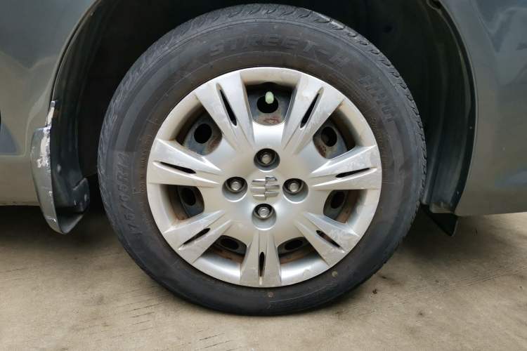 Used Everus S1 2011 1.3L Manual Comfort Edition Right Front Wheel Hub