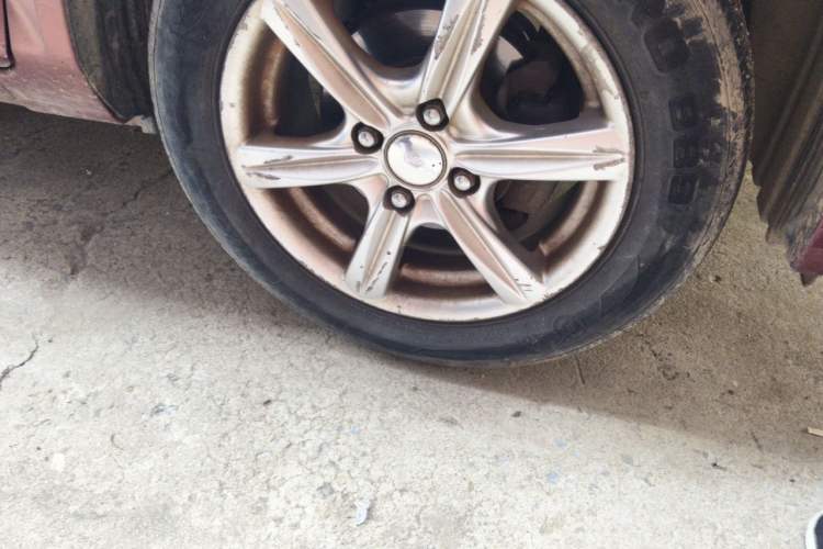 Used Everus S1 2011 1.3L Automatic Comfort Edition Right Front Wheel Hub