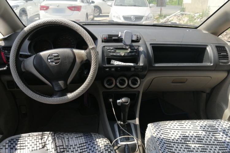 Used Everus S1 2011 1.3L Automatic Comfort Edition Center Console