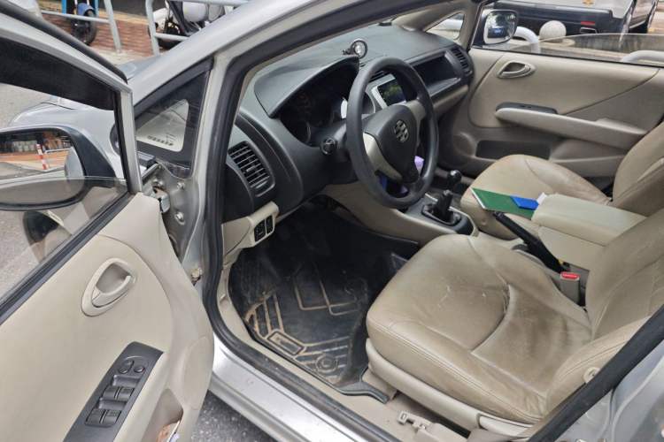 Used Everus S1 2011 1.3L Manual Comfort Edition Driver Seat