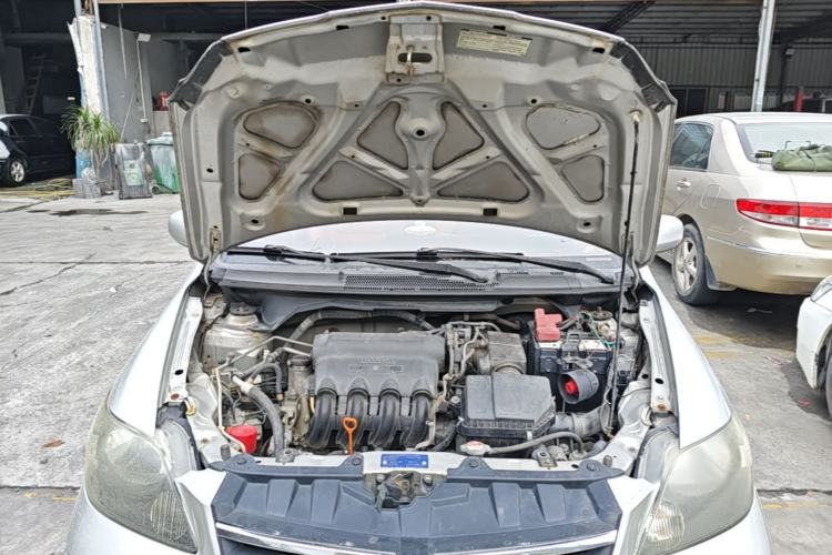 Used Everus S1 2011 1.3L Automatic Comfort Edition Engine Bay