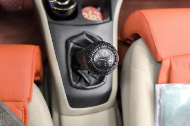 Used Everus S1 2011 1.3L Manual Comfort Edition Gear Lever