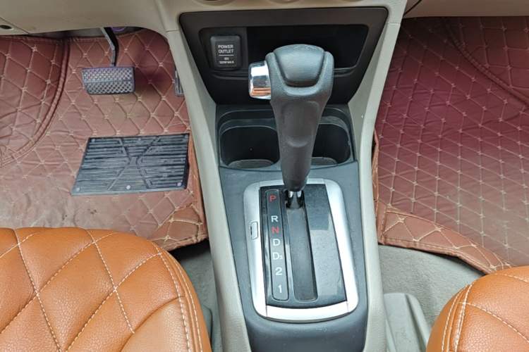 Used Everus S1 2011 1.3L Automatic Comfort Edition Gear Lever