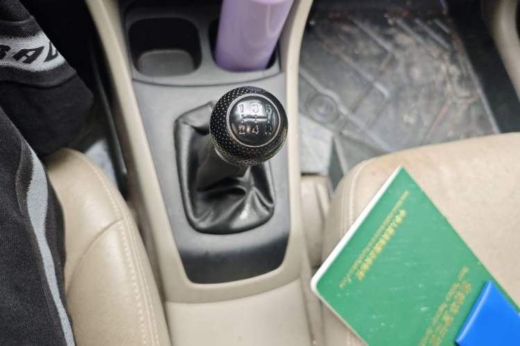 Used Everus S1 2011 1.3L Manual Comfort Edition Gear Lever
