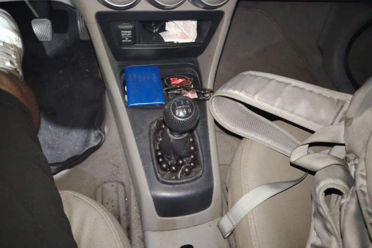 Used Everus S1 2011 1.3L Manual Comfort Edition Gear Lever