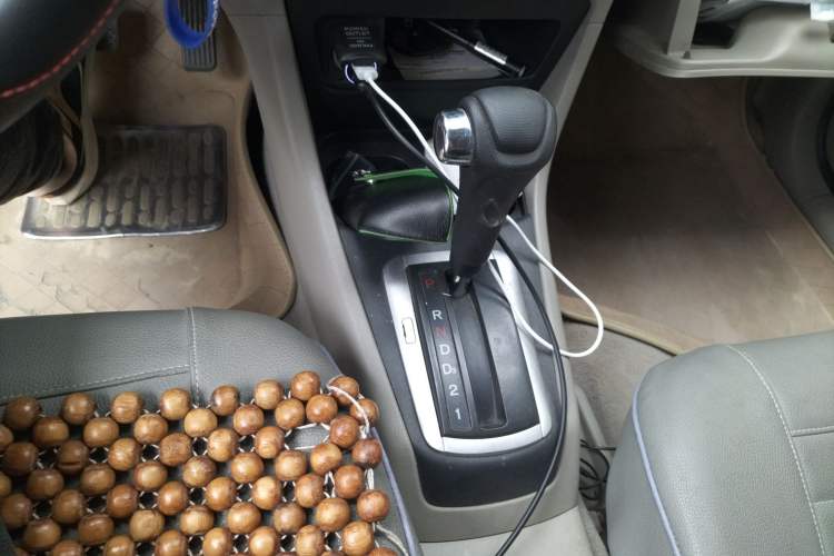 Used Everus S1 2011 1.3L Automatic Comfort Edition Gear Lever