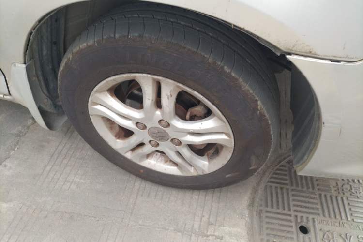 Used Everus S1 2011 1.3L Automatic Comfort Edition Right Front Wheel Hub