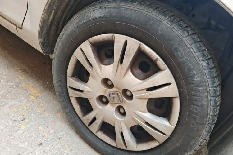 Used Everus S1 2011 1.3L Manual Comfort Edition Right Front Wheel Hub