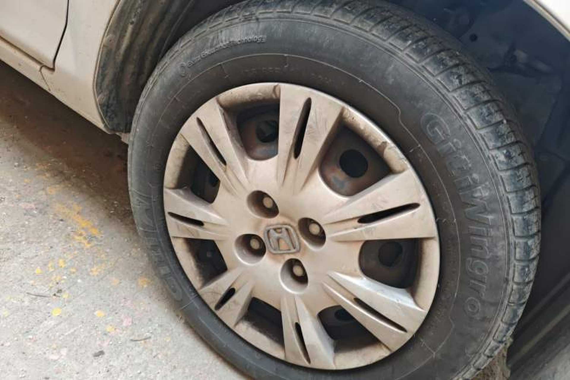 Used Everus S1 2011 1.3L Manual Comfort Edition Right Front Wheel Hub