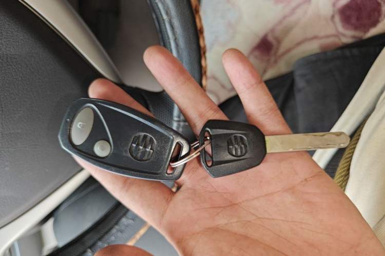 Used Everus S1 2011 1.3L Automatic Comfort Edition Vehicle Key