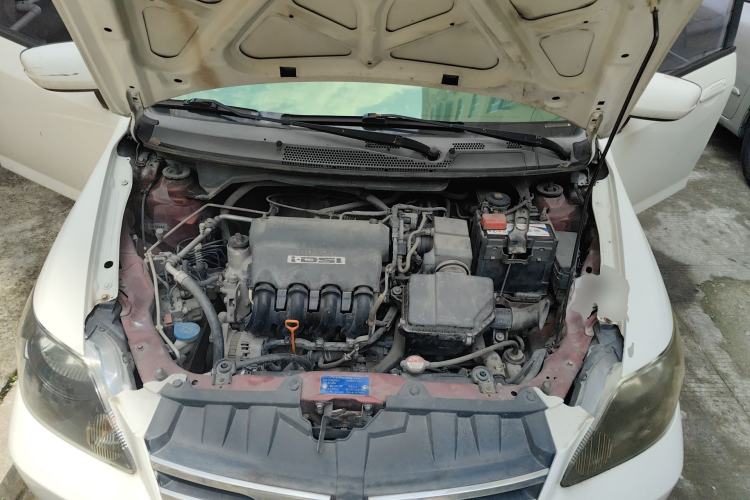 Used Everus S1 2011 1.3L Automatic Comfort Edition Engine Bay