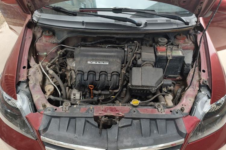Used Everus S1 2011 1.5L Automatic Luxury Edition Engine Bay