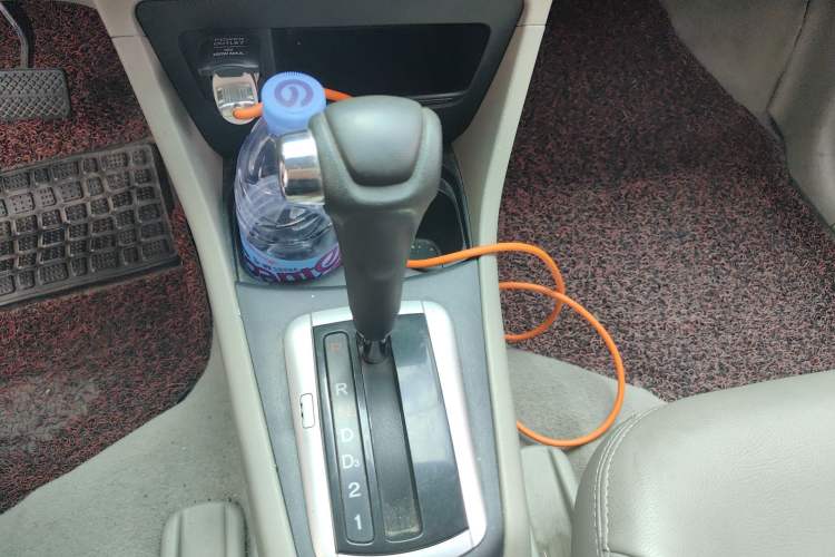 Used Everus S1 2011 1.3L Automatic Comfort Edition Gear Lever