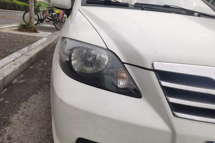 Used Everus S1 2011 1.3L Manual Comfort Edition Right Front Headlight