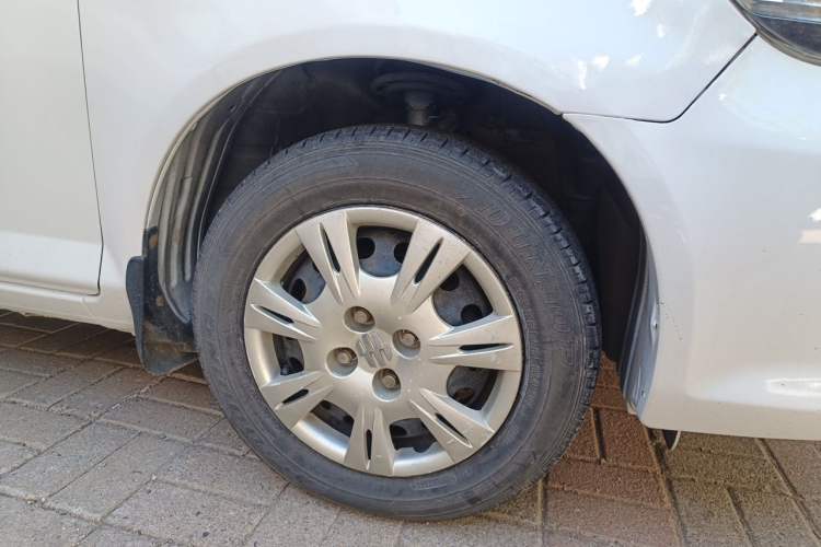 Used Everus S1 2011 1.3L Manual Comfort Edition Right Front Wheel Hub