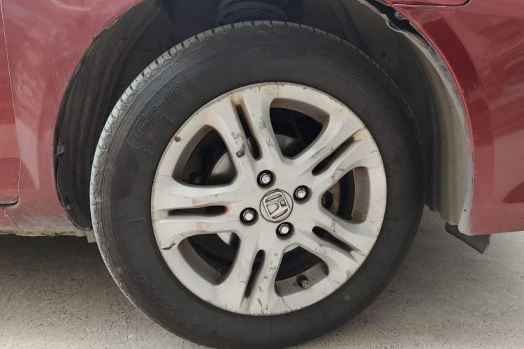 Used Everus S1 2011 1.5L Automatic Luxury Edition Right Front Wheel Hub