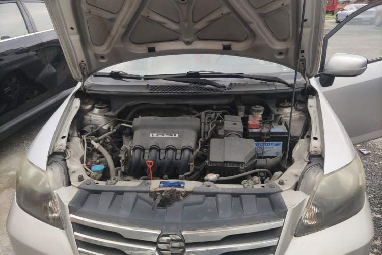 Used Everus S1 2012 1.3L Manual Comfort Edition Engine Bay