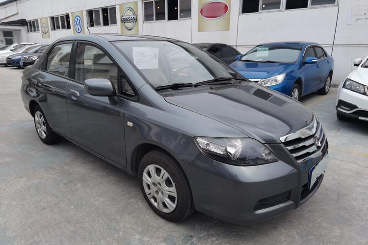Used Everus S1 2012 1.3L Automatic Comfort Edition Front Right 45 Deg