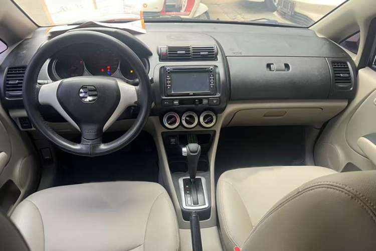 Used Everus S1 2012 1.3L Automatic Comfort Edition Interior 1