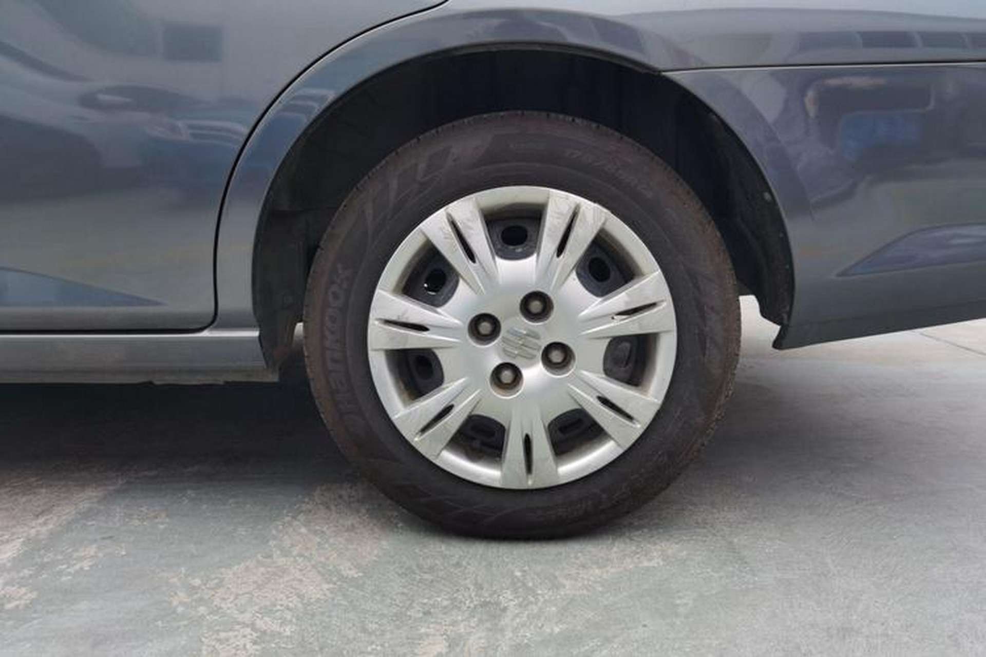 Used Everus S1 2012 1.3L Automatic Comfort Edition Left Rear Wheel Hub