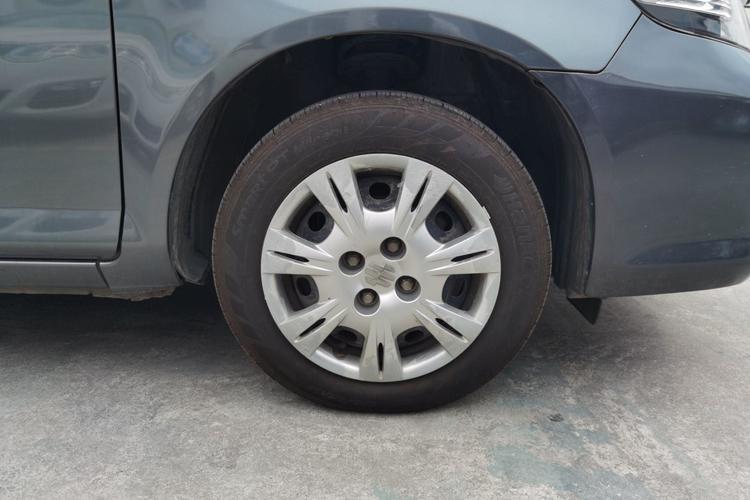Used Everus S1 2012 1.3L Automatic Comfort Edition Right Front Wheel Hub