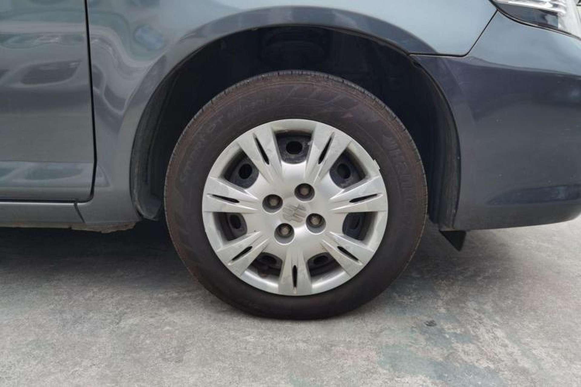 Used Everus S1 2012 1.3L Automatic Comfort Edition Right Front Wheel Hub