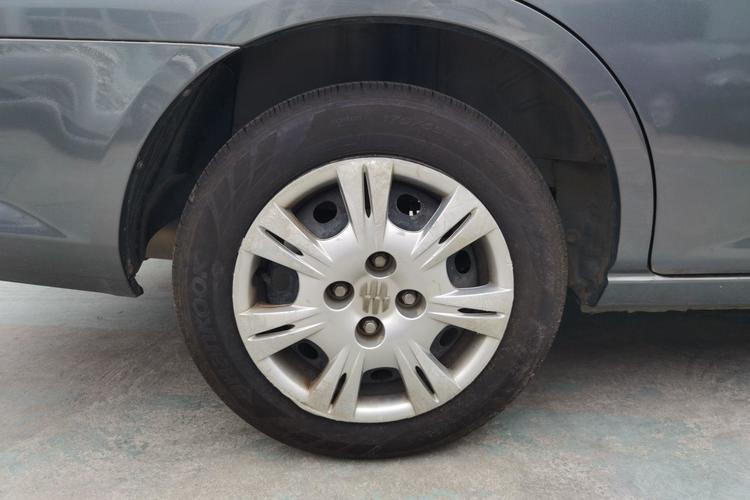 Used Everus S1 2012 1.3L Automatic Comfort Edition Right Rear Wheel Hub