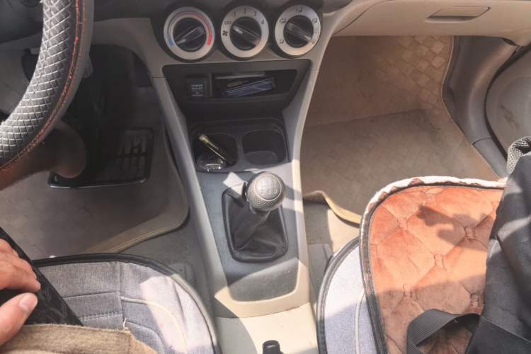 Used Everus S1 2012 1.3L Manual Comfort Edition Gear Lever