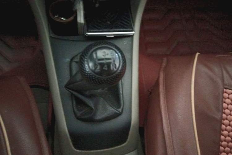 Used Everus S1 2012 1.3L Manual Comfort Edition Gear Lever