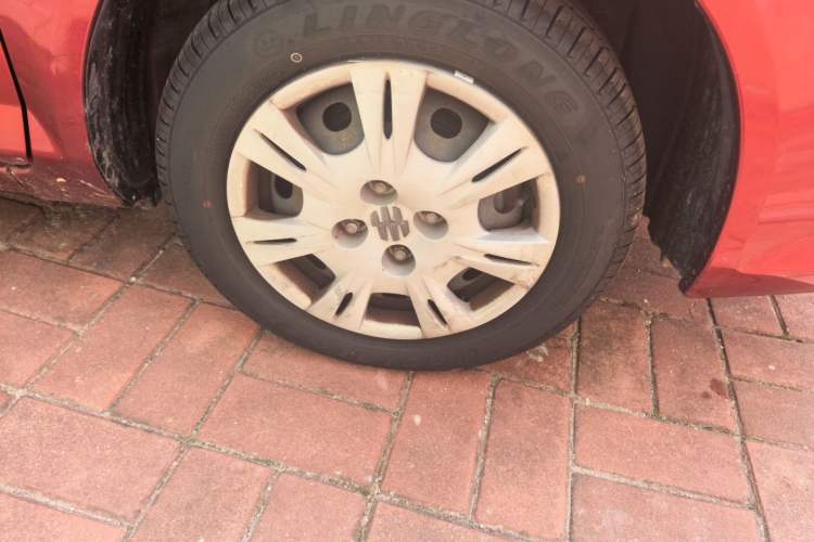 Used Everus S1 2012 1.3L Manual Comfort Edition Right Front Wheel Hub