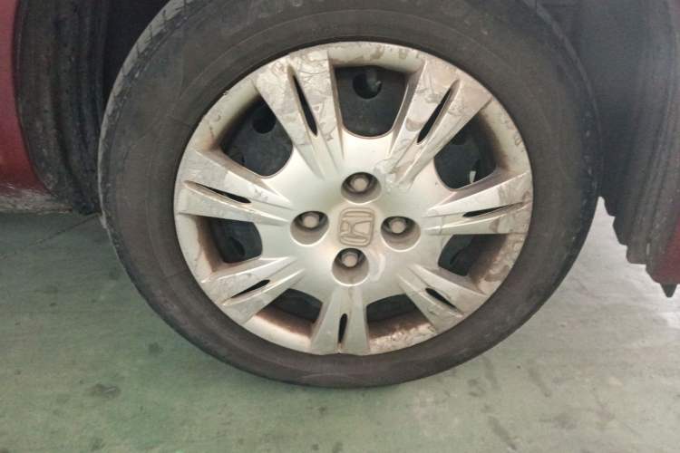 Used Everus S1 2012 1.3L Manual Comfort Edition Right Front Wheel Hub