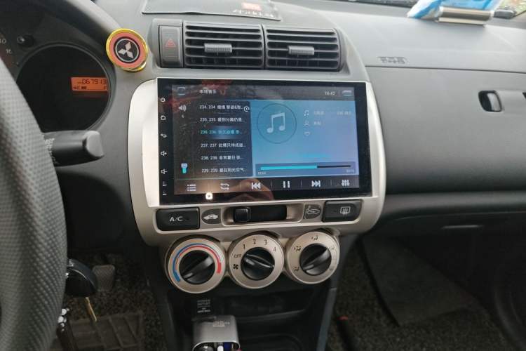 Used Everus S1 2012 1.5L Manual Sport Edition Audio And AC Panel