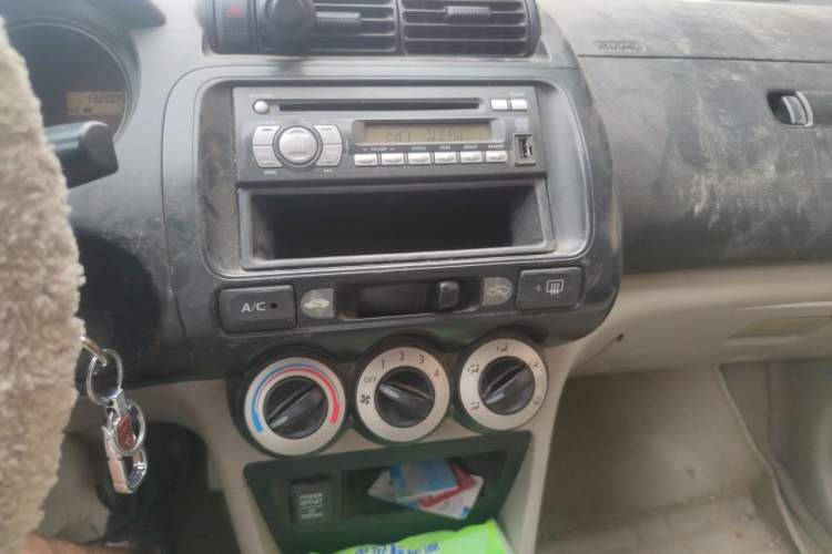 Used Everus S1 2012 1.5L Manual Comfort Edition Audio And AC Panel