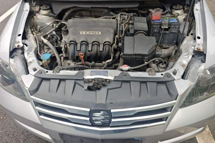 Used Everus S1 2012 1.3L Automatic Comfort Edition Engine Bay