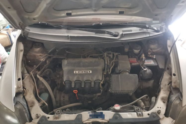 Used Everus S1 2012 1.3L Manual Comfort Edition Engine Bay