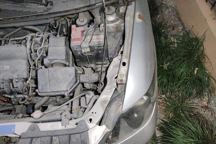 Used Everus S1 2012 1.3L Automatic Comfort Edition Engine Bay Left