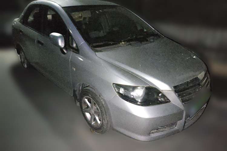 Used Everus S1 2012 1.3L Automatic Comfort Edition Front Right 45 Deg