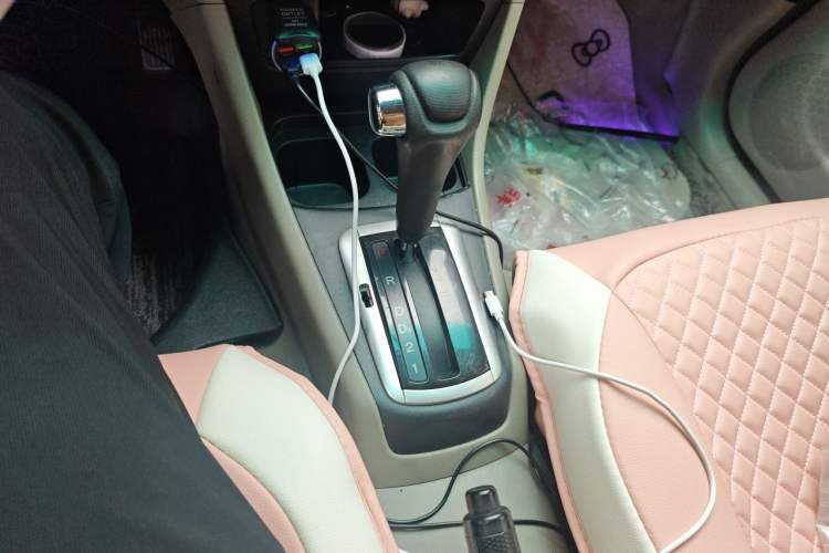Used Everus S1 2012 1.3L Automatic Comfort Edition Gear Lever