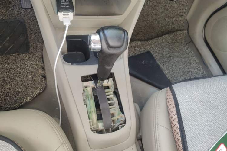 Used Everus S1 2012 1.3L Automatic Comfort Edition Gear Lever